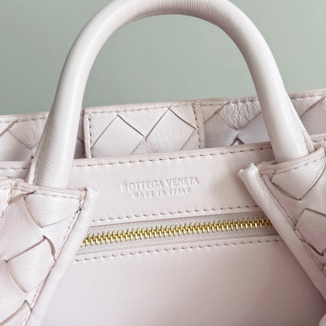 BOTTEGA VENETA 보테가베네타 Andiamo 인트레치아토 미니 토트 크로스백 8