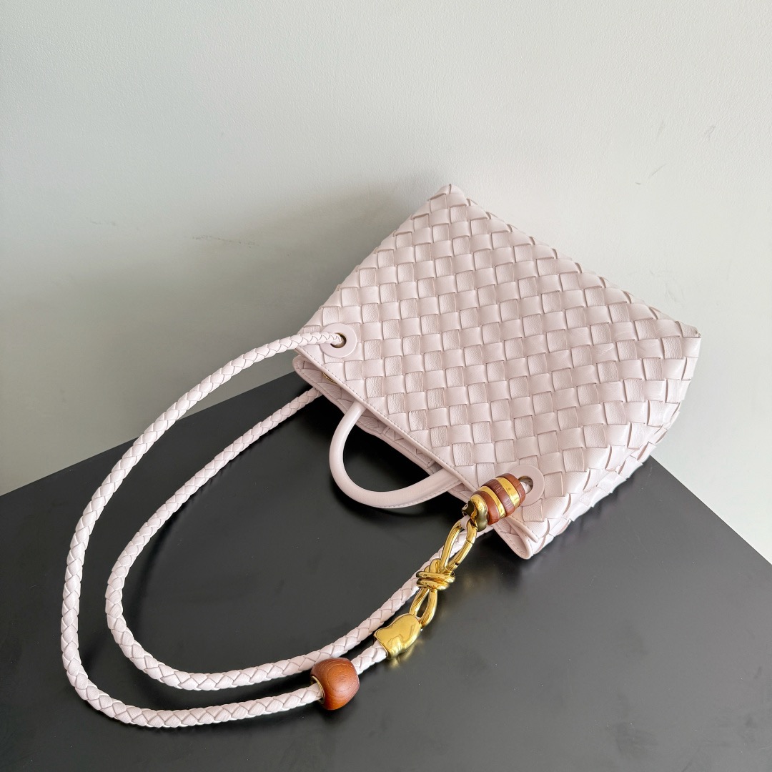 BOTTEGA VENETA 보테가베네타 Andiamo 인트레치아토 미니 토트 크로스백 10
