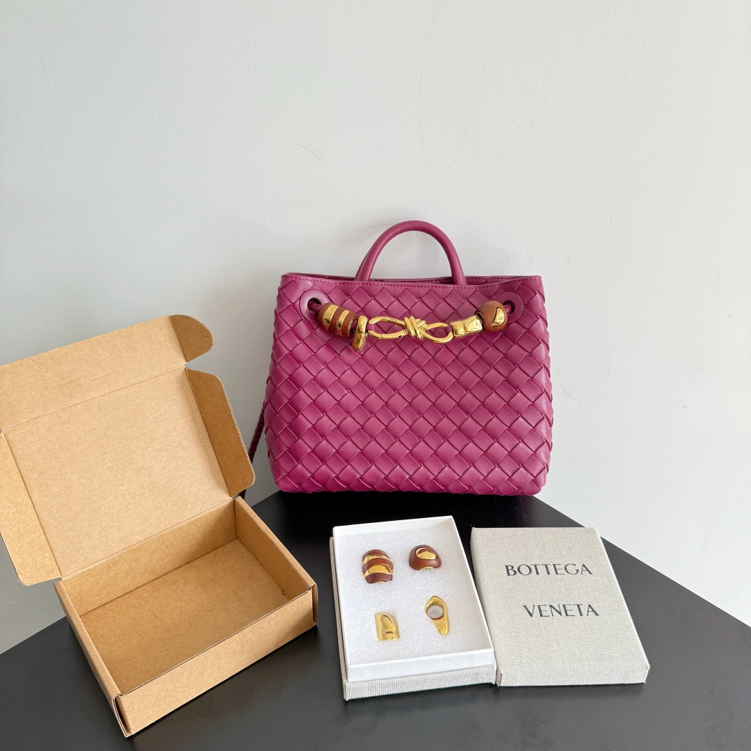 Bottega Veneta 보테가베네타 Andiamo 인트레치아토 토트백 1