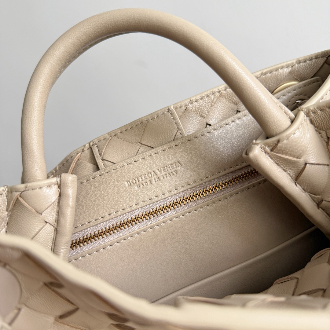 Bottega Veneta 보테가베네타 Andiamo 인트레치아토 숄더 토트백 9