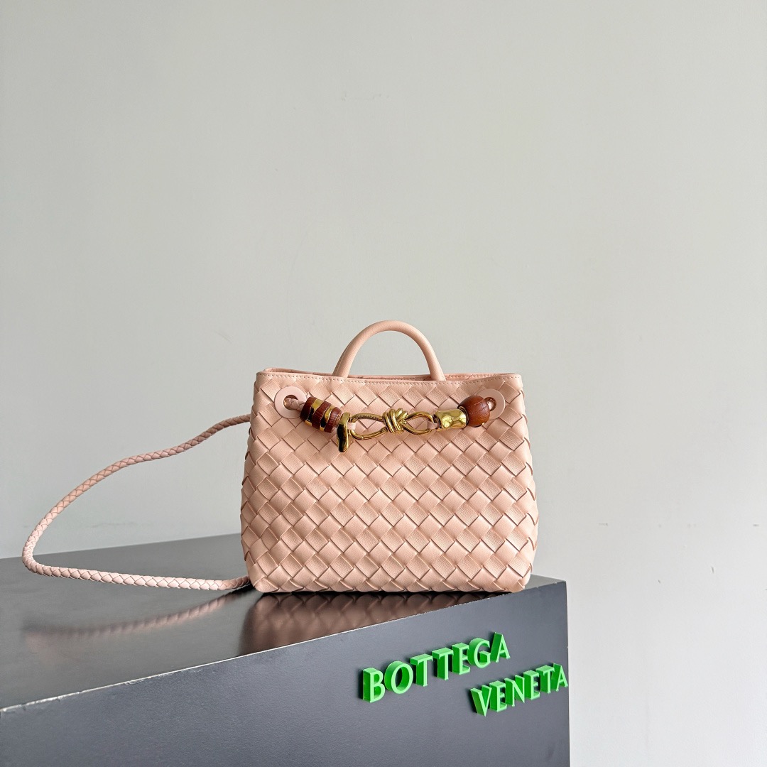 BOTTEGA VENETA 보테가베네타 Andiamo 인트레치아토 토트 크로스백 2
