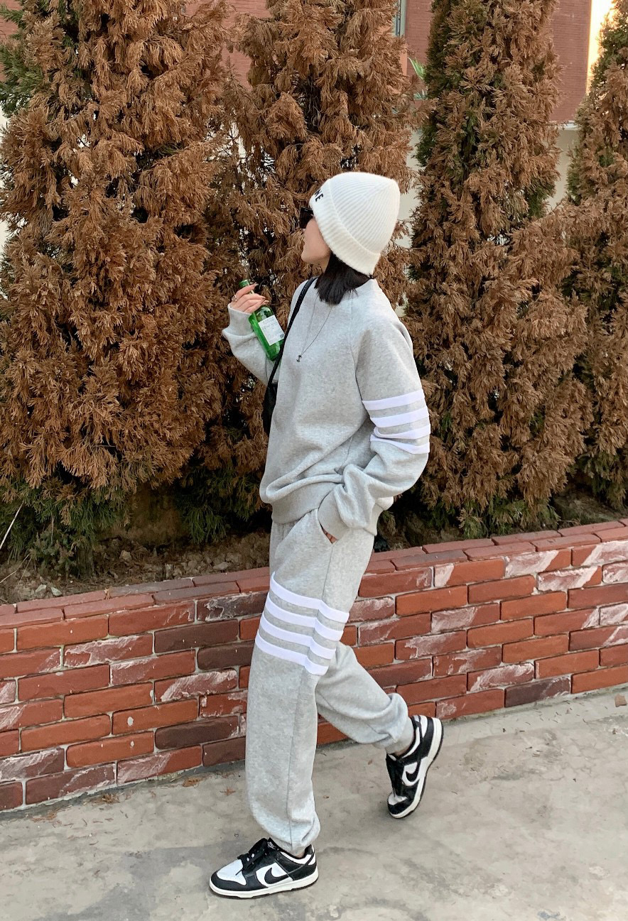 Thom Browne 톰브라운 사선 완장 로고 기모 맨투맨 스웨트셔츠 11