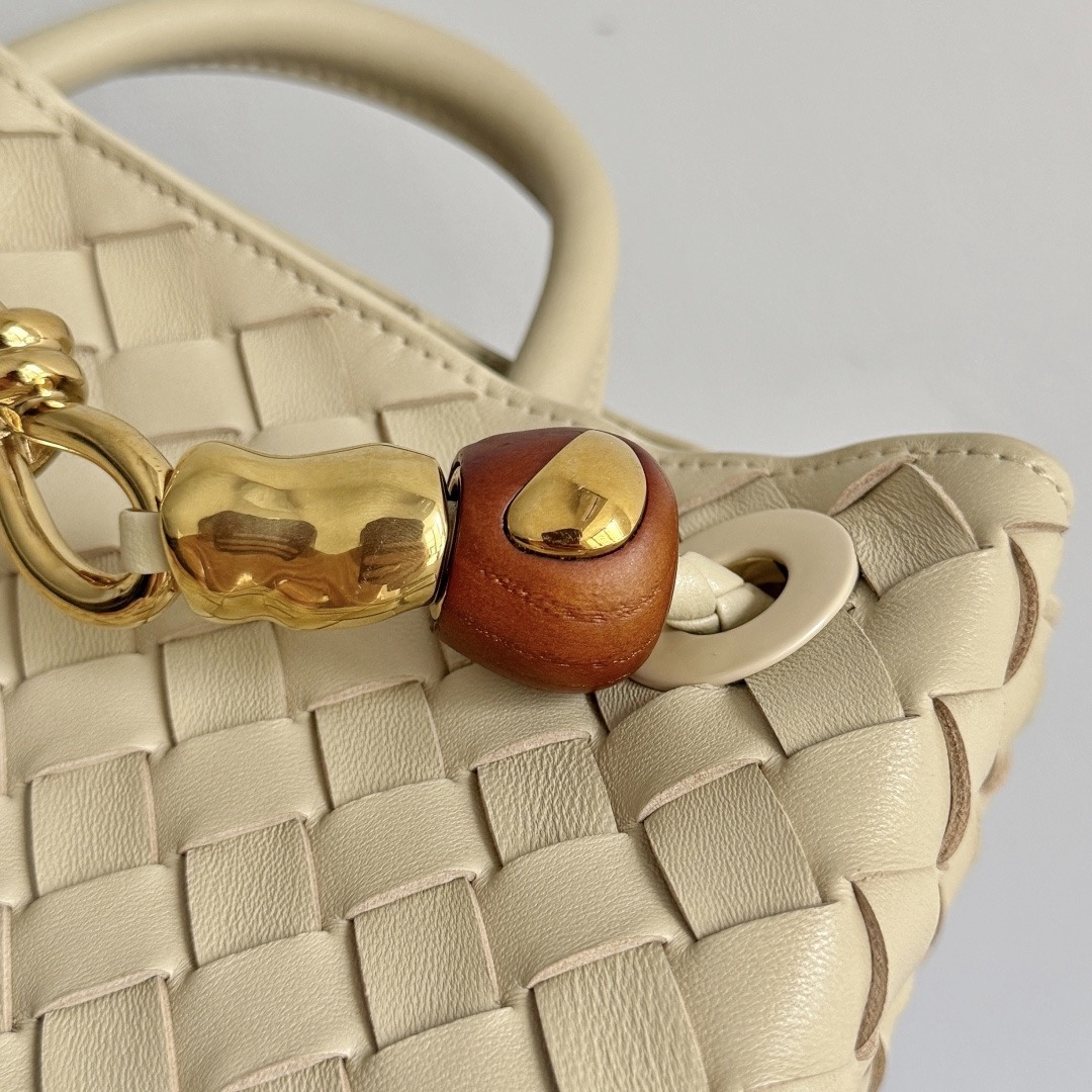 BOTTEGA VENETA 보테가베네타 Andiamo 인트레치아토 숄더 토트백 5