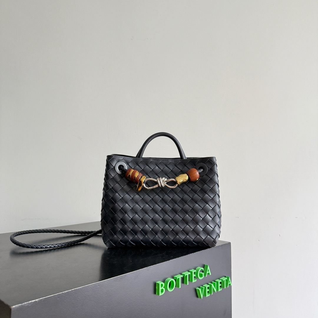 BOTTEGA VENETA 보테가베네타 Andiamo 인트레치아토 토트백 2
