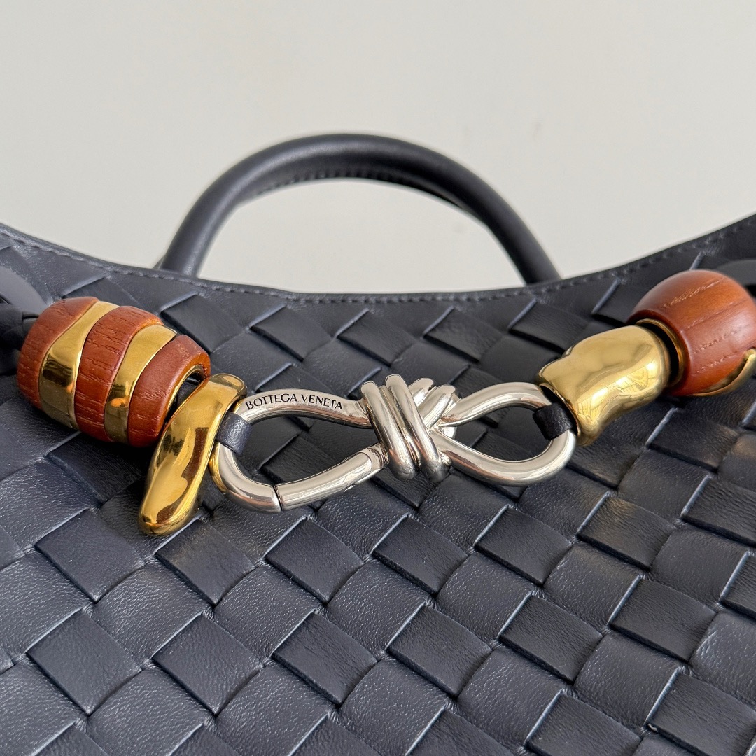 BOTTEGA VENETA 보테가베네타 Andiamo 인트레치아토 토트백 3