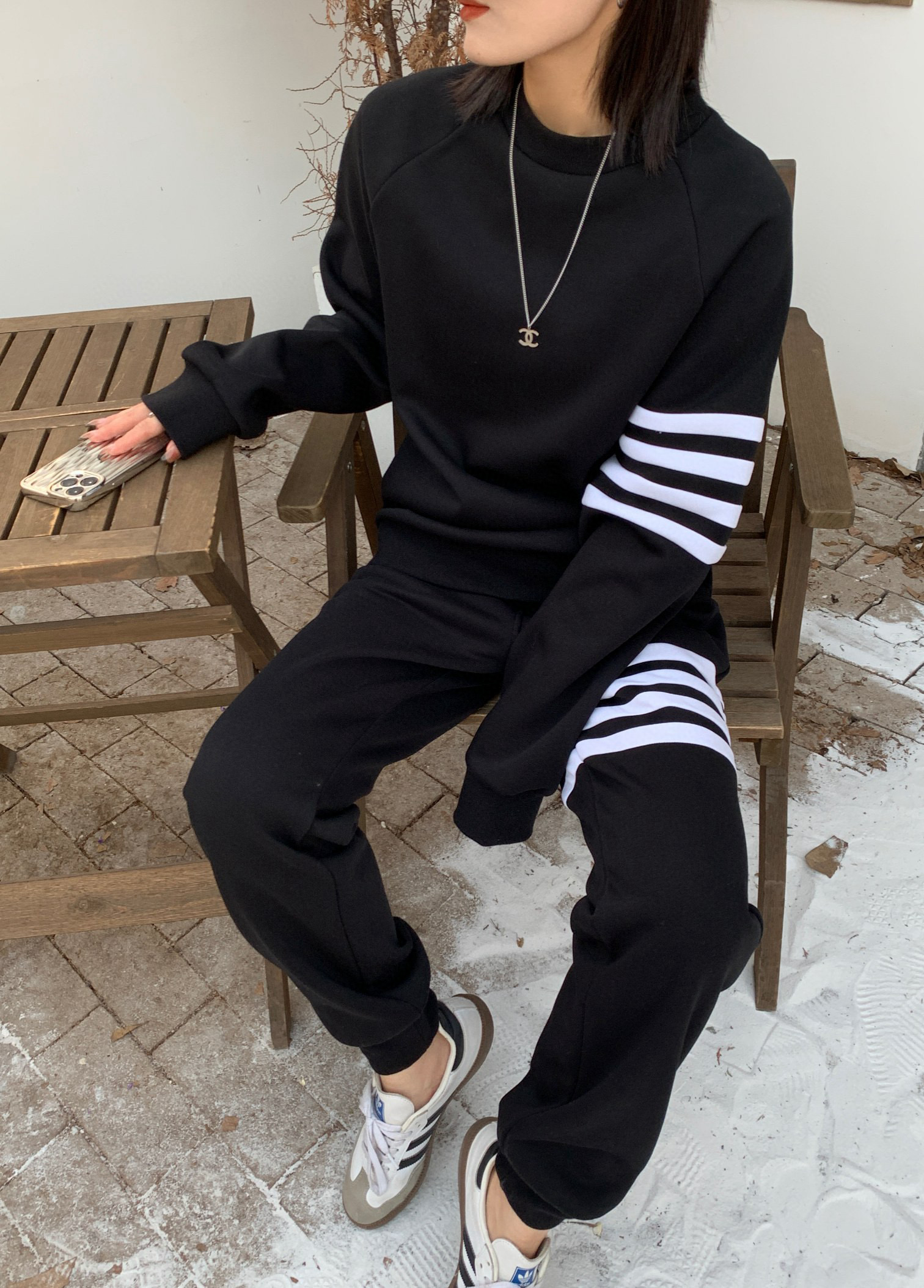 Thom Browne 톰브라운 사선 완장 로고 기모 맨투맨 스웨트셔츠 7