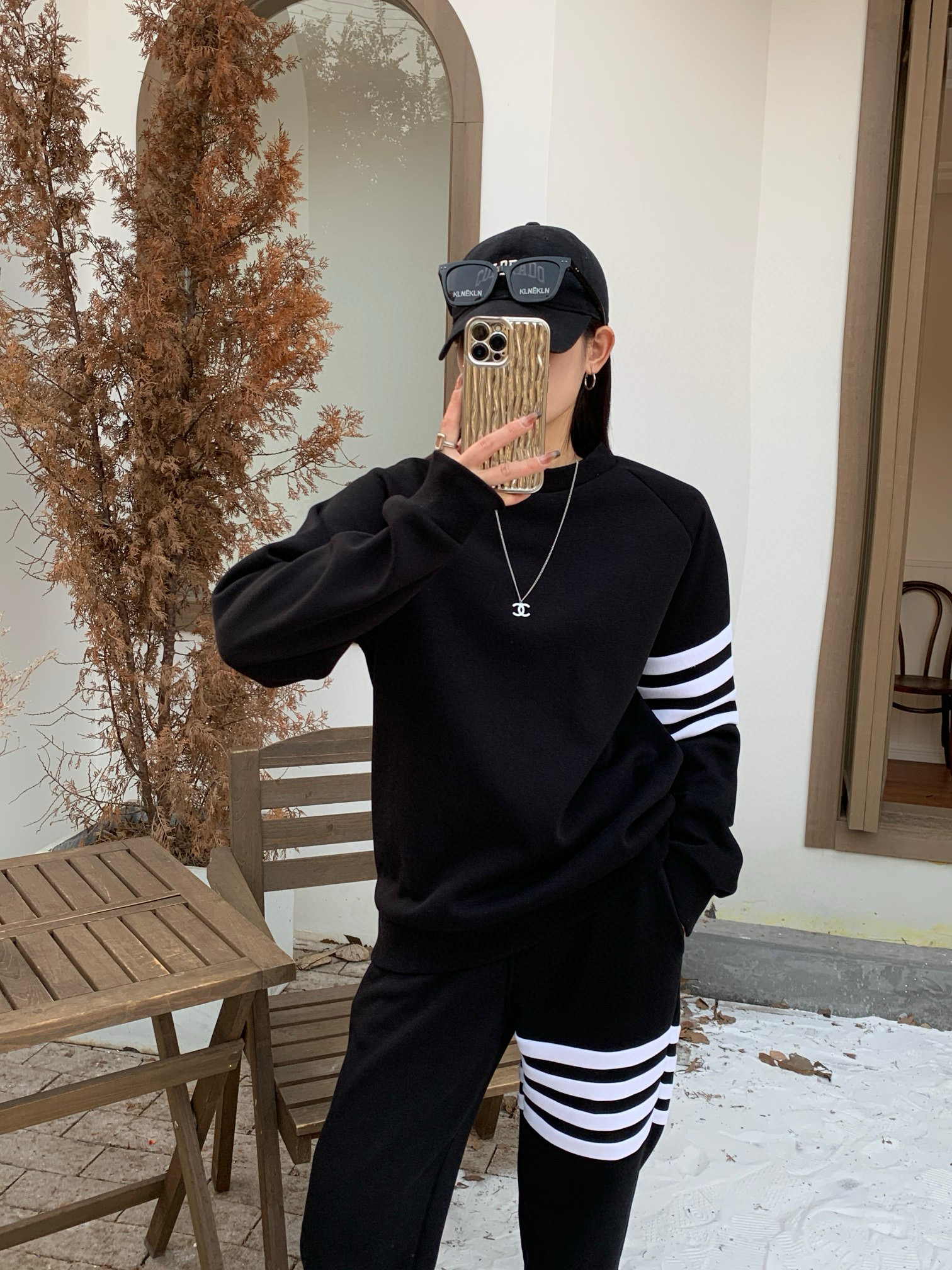 Thom Browne 톰브라운 사선 완장 로고 기모 맨투맨 스웨트셔츠 8