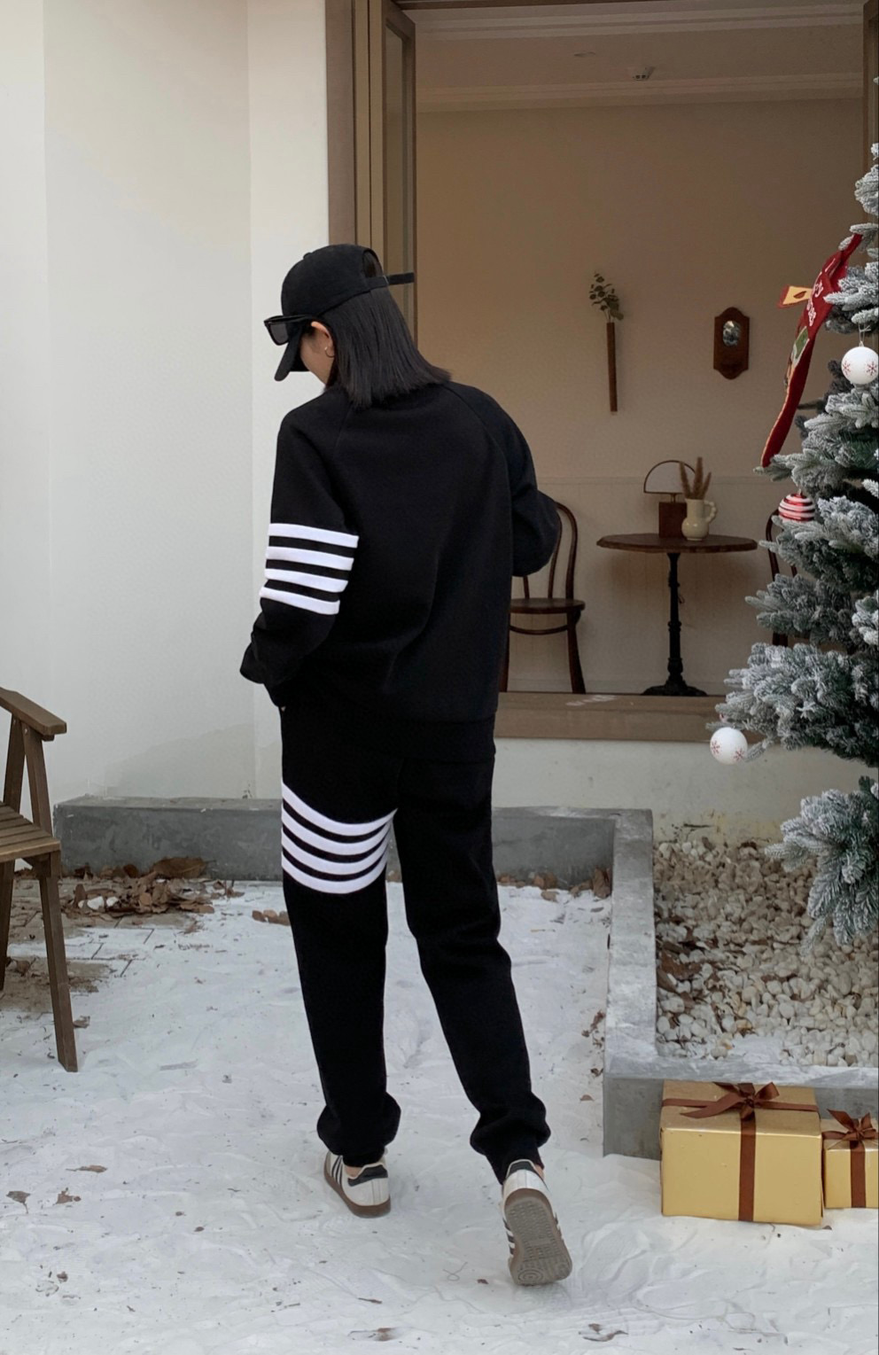 Thom Browne 톰브라운 사선 완장 로고 기모 맨투맨 스웨트셔츠 10