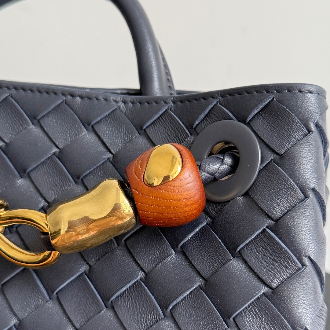 Bottega Veneta 보테가베네타 Andiamo 인트레치아토 숄더 토트백 5