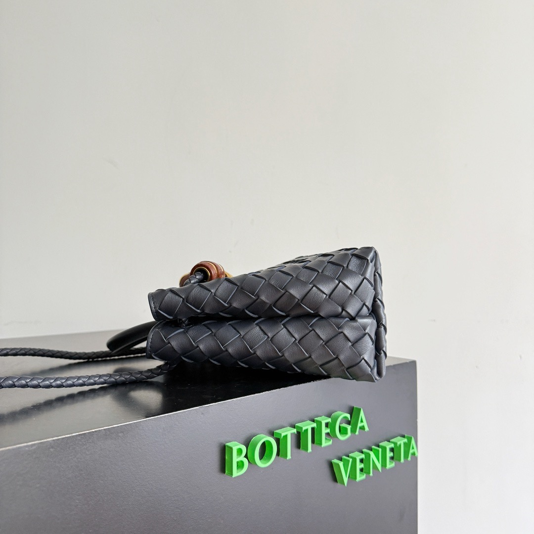Bottega Veneta 보테가베네타 Andiamo 인트레치아토 숄더 토트백 6