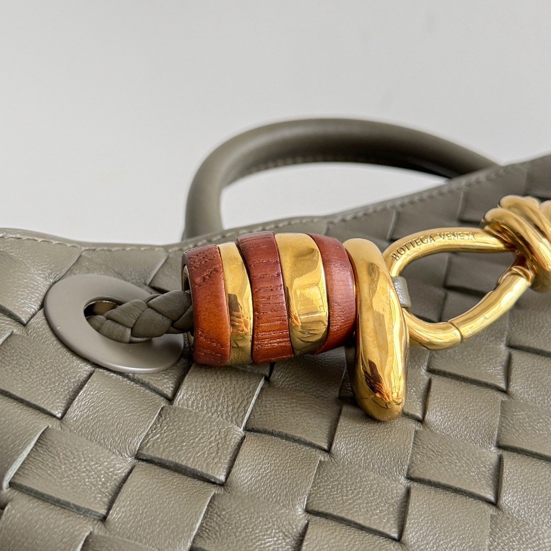 BOTTEGA VENETA 보테가베네타 Andiamo 인트레치아토 크로스바디 백 5