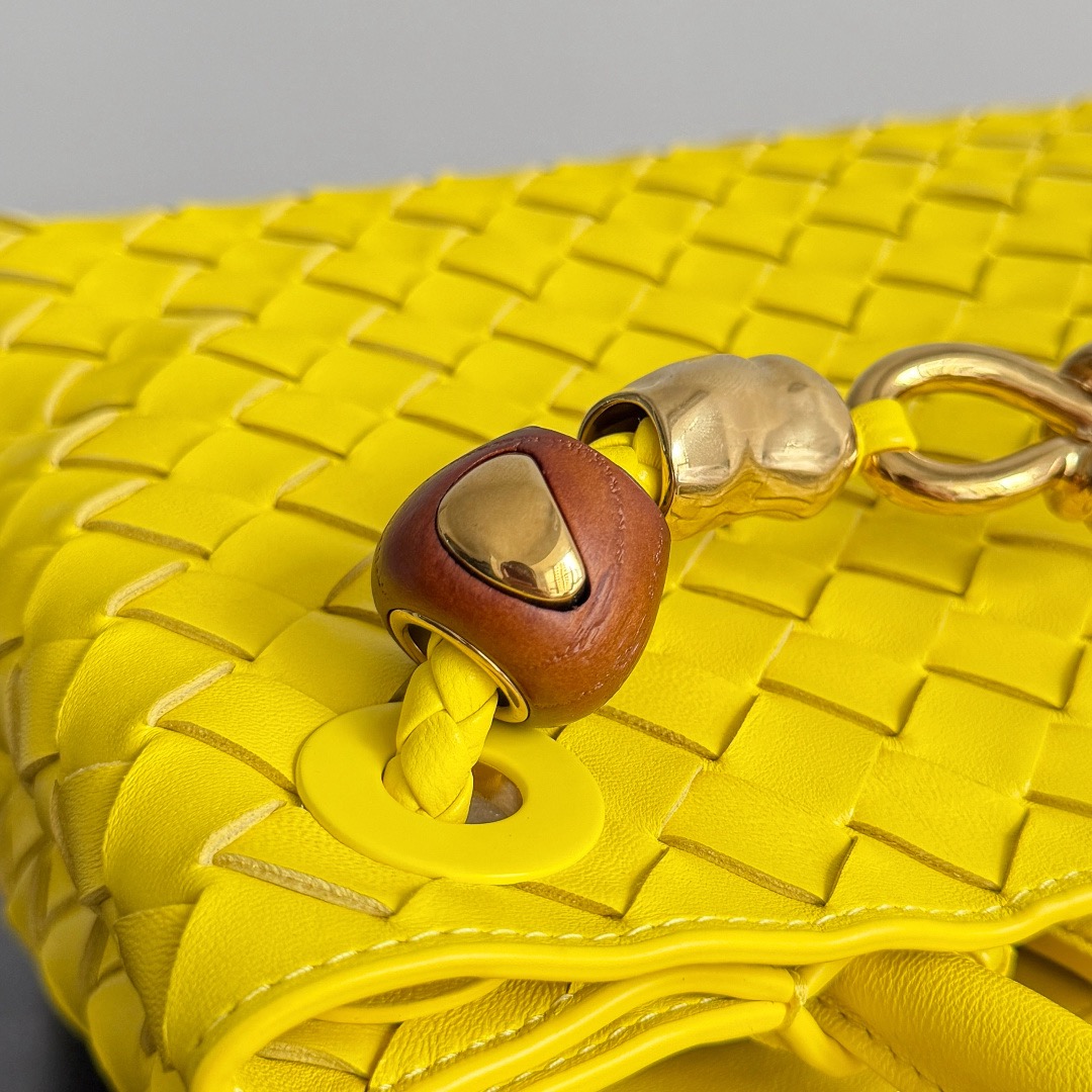 Bottega Veneta 보테가베네타 Andiamo 인트레치아토 미니 토트 크로스백 6