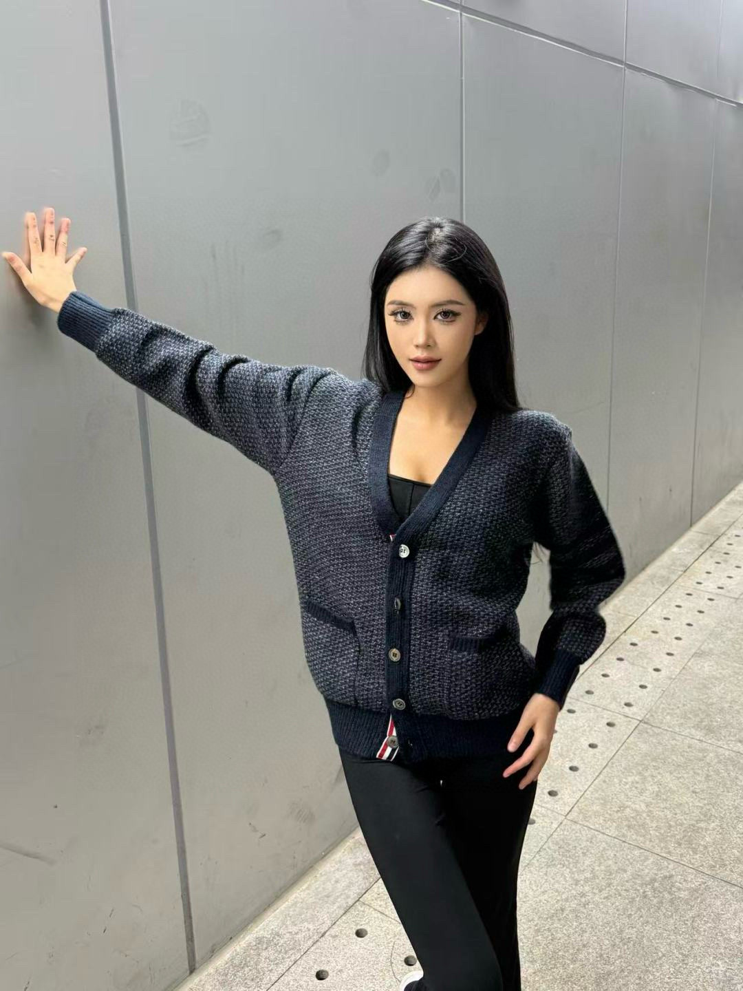 Thom Browne 톰브라운 러프 니트 피쉬스케일 패턴 가디건 3