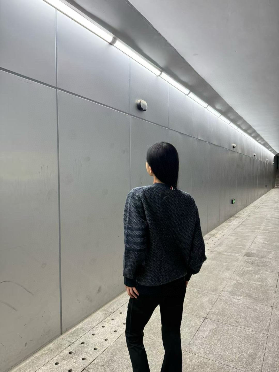 Thom Browne 톰브라운 러프 니트 피쉬스케일 패턴 가디건 4