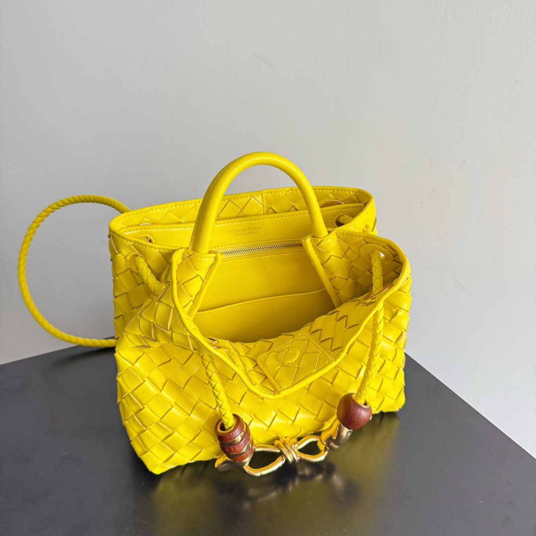 Bottega Veneta 보테가베네타 Andiamo 인트레치아토 미니 토트 크로스백 9