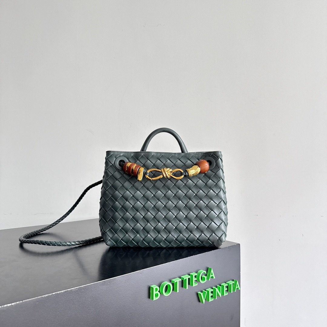 BOTTEGA VENETA 보테가베네타 Andiamo 인트레치아토 토트 크로스백 2