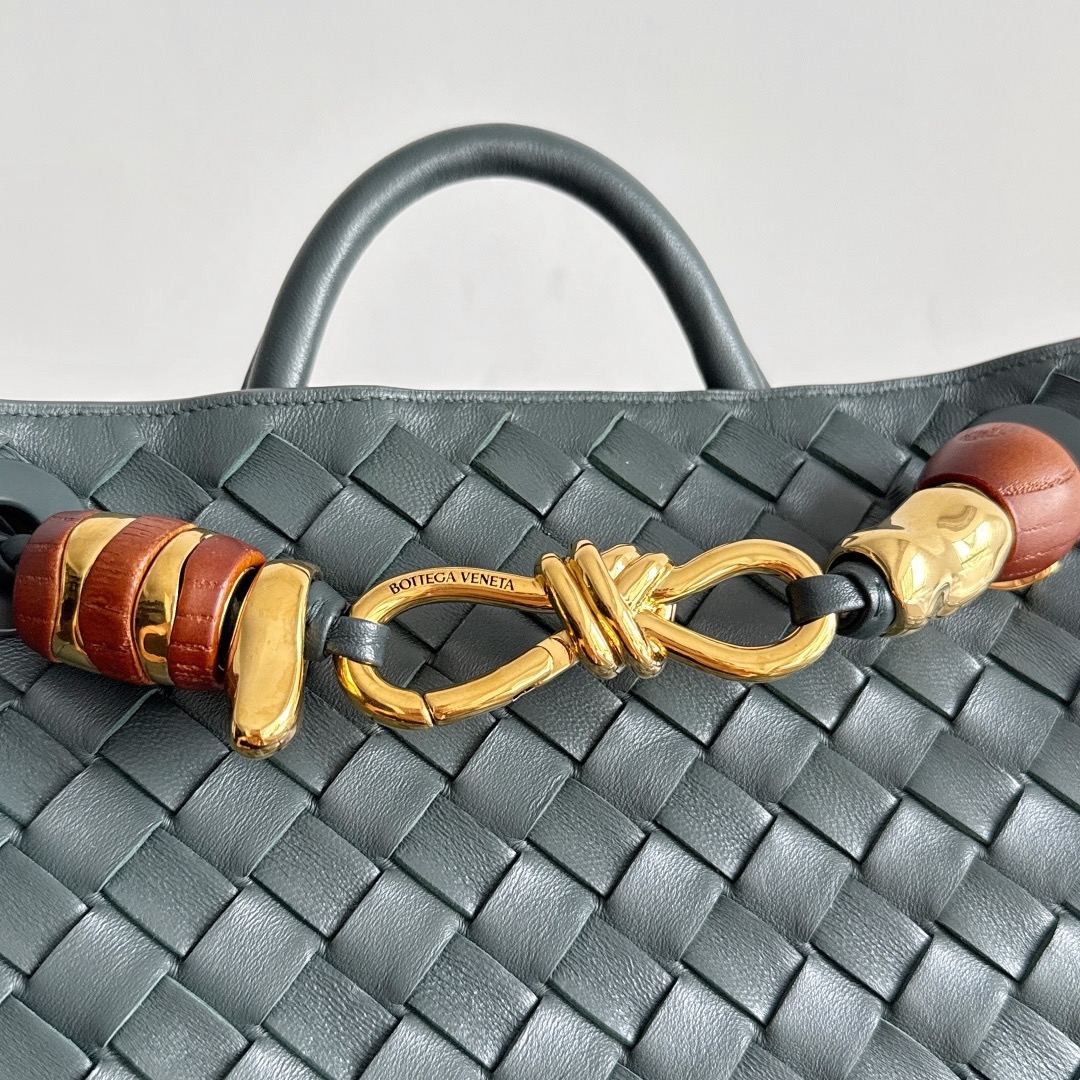 BOTTEGA VENETA 보테가베네타 Andiamo 인트레치아토 토트 크로스백 3