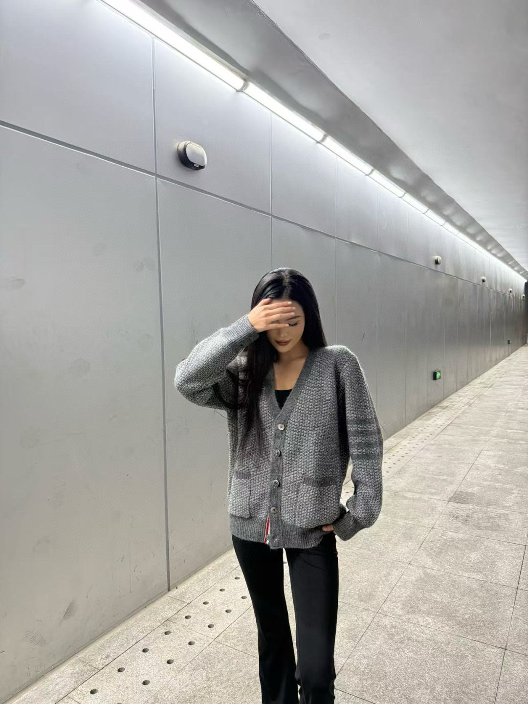 Thom Browne 톰브라운 러프 니트 피쉬스케일 패턴 가디건 3