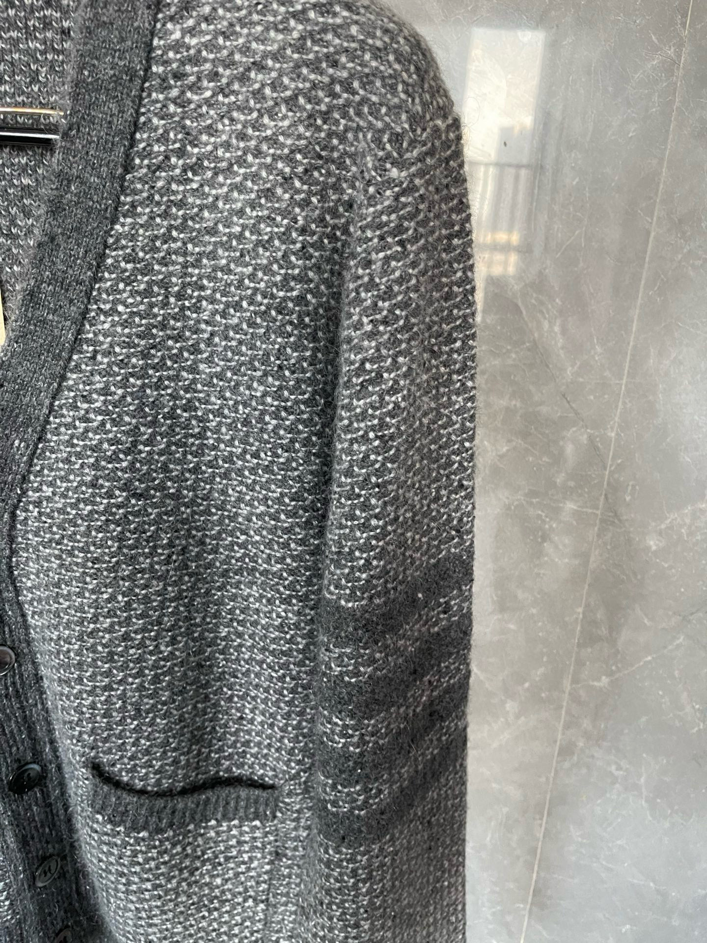 Thom Browne 톰브라운 러프 니트 피쉬스케일 패턴 가디건 9