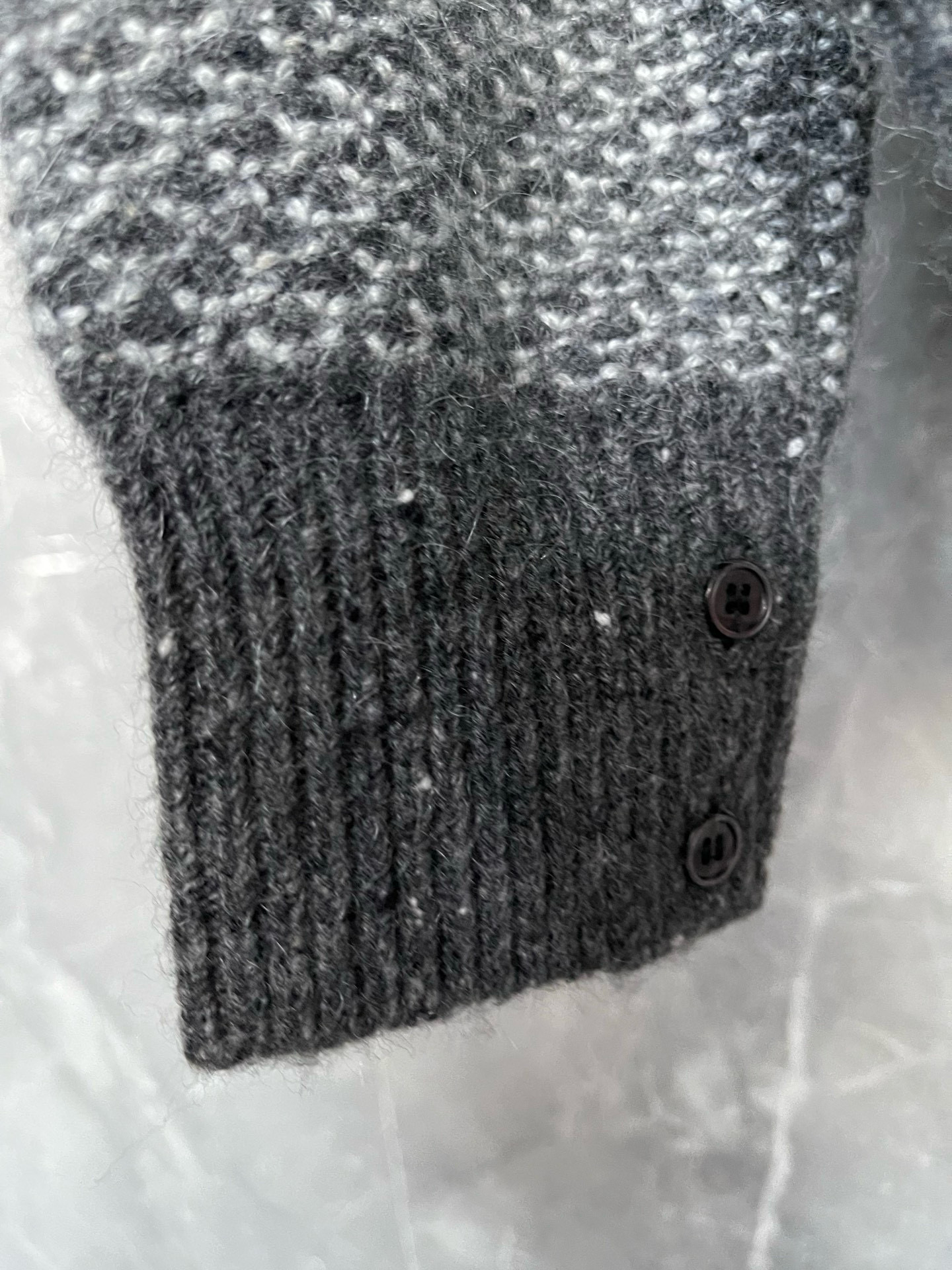 Thom Browne 톰브라운 러프 니트 피쉬스케일 패턴 가디건 12