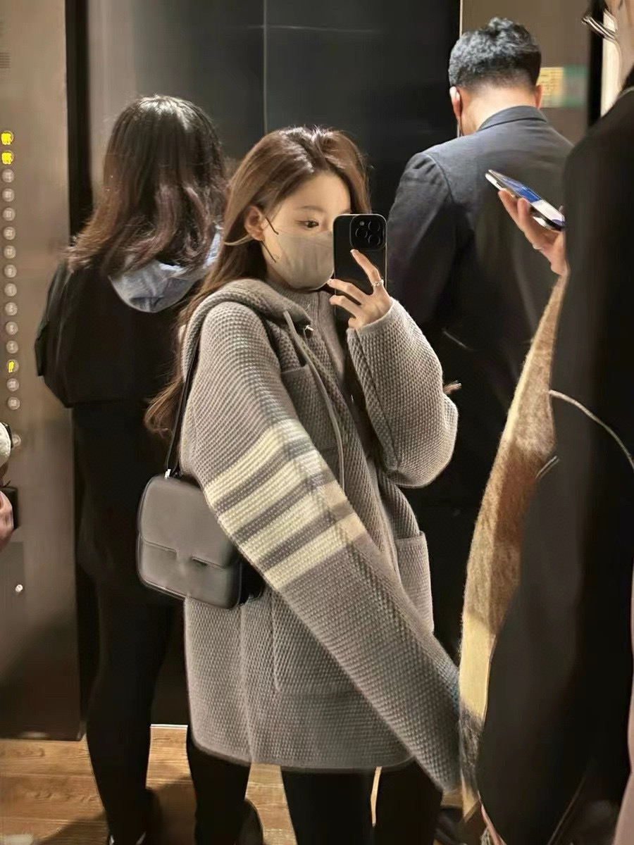 Thom Browne 톰브라운 스트라이프 니트 후드 집업 재킷 2