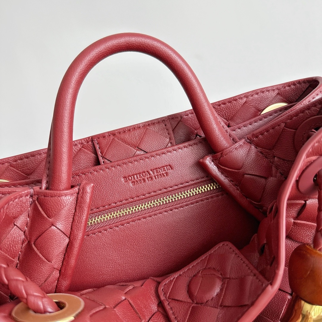 BOTTEGA VENETA 보테가베네타 Andiamo 인트레치아토 토트 크로스백 버건디 25cm 10