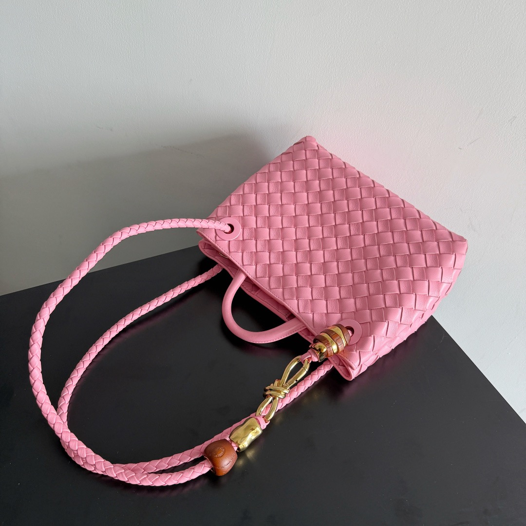 BOTTEGA VENETA 보테가베네타 Andiamo 인트레치아토 미니 토트백 6