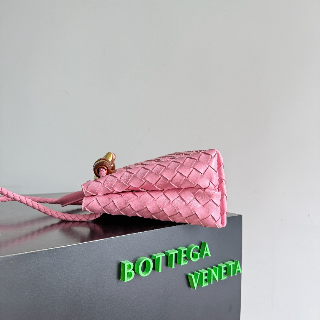 BOTTEGA VENETA 보테가베네타 Andiamo 인트레치아토 미니 토트백 8