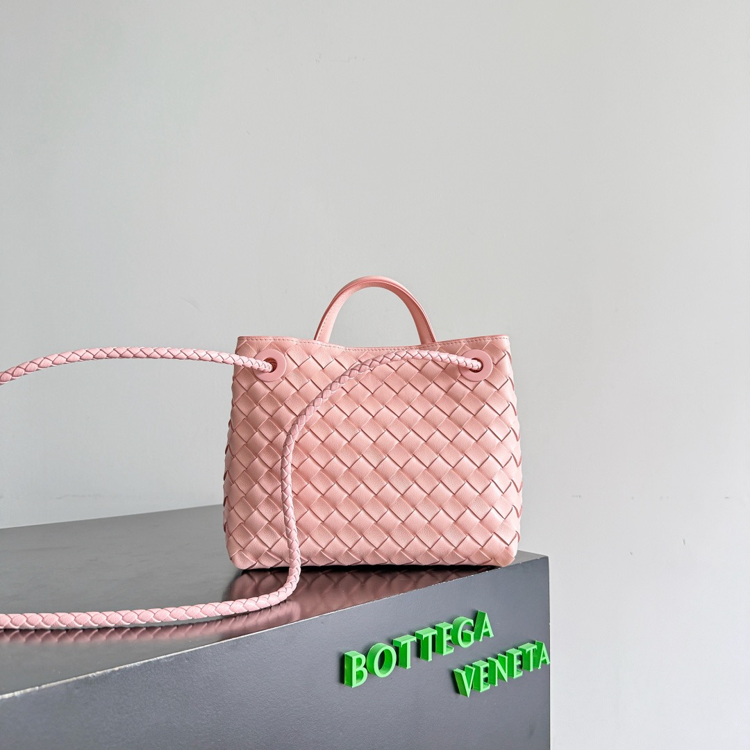 Bottega Veneta 보테가베네타 Andiamo 인트레치아토 미니 토트백 3