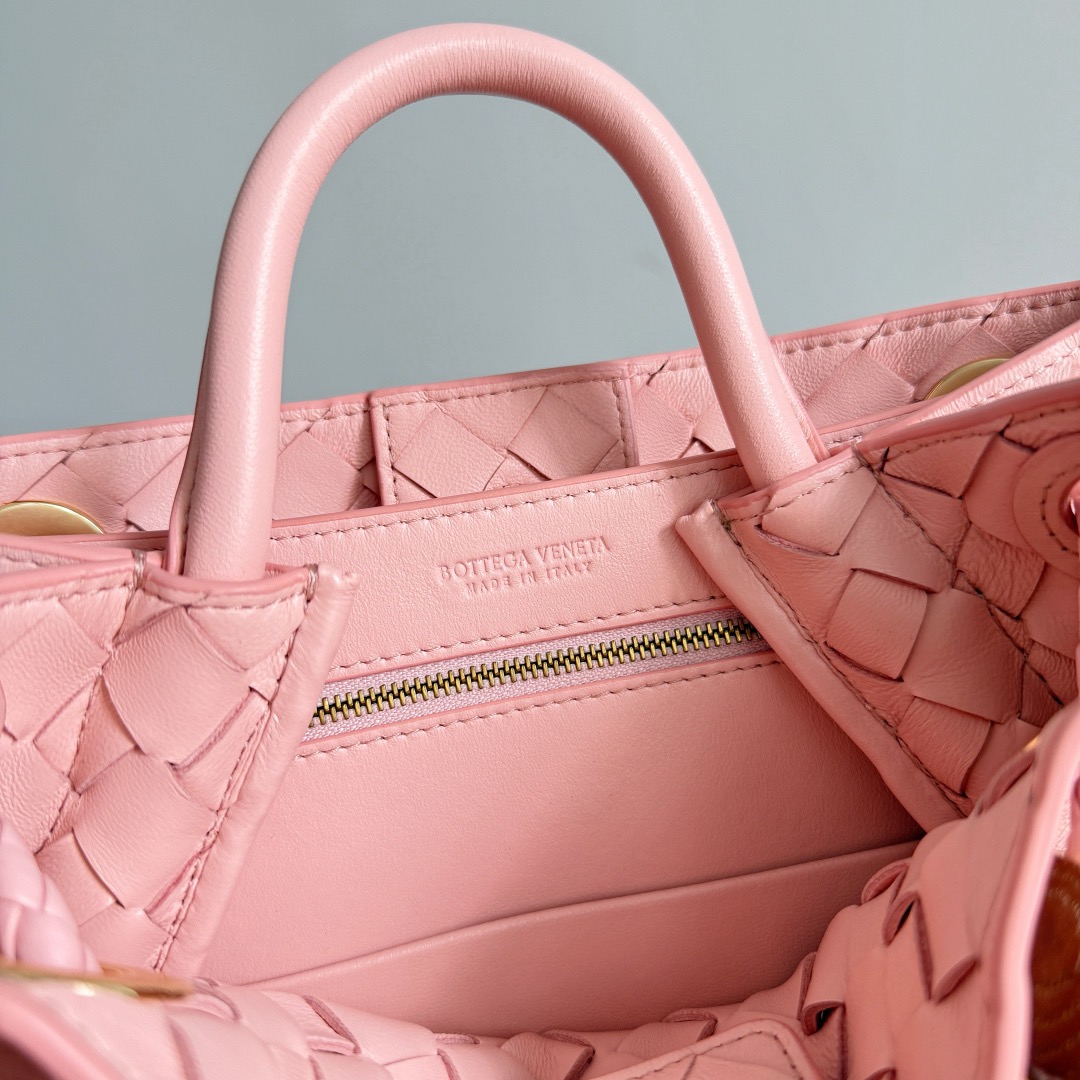 Bottega Veneta 보테가베네타 Andiamo 인트레치아토 미니 토트백 7