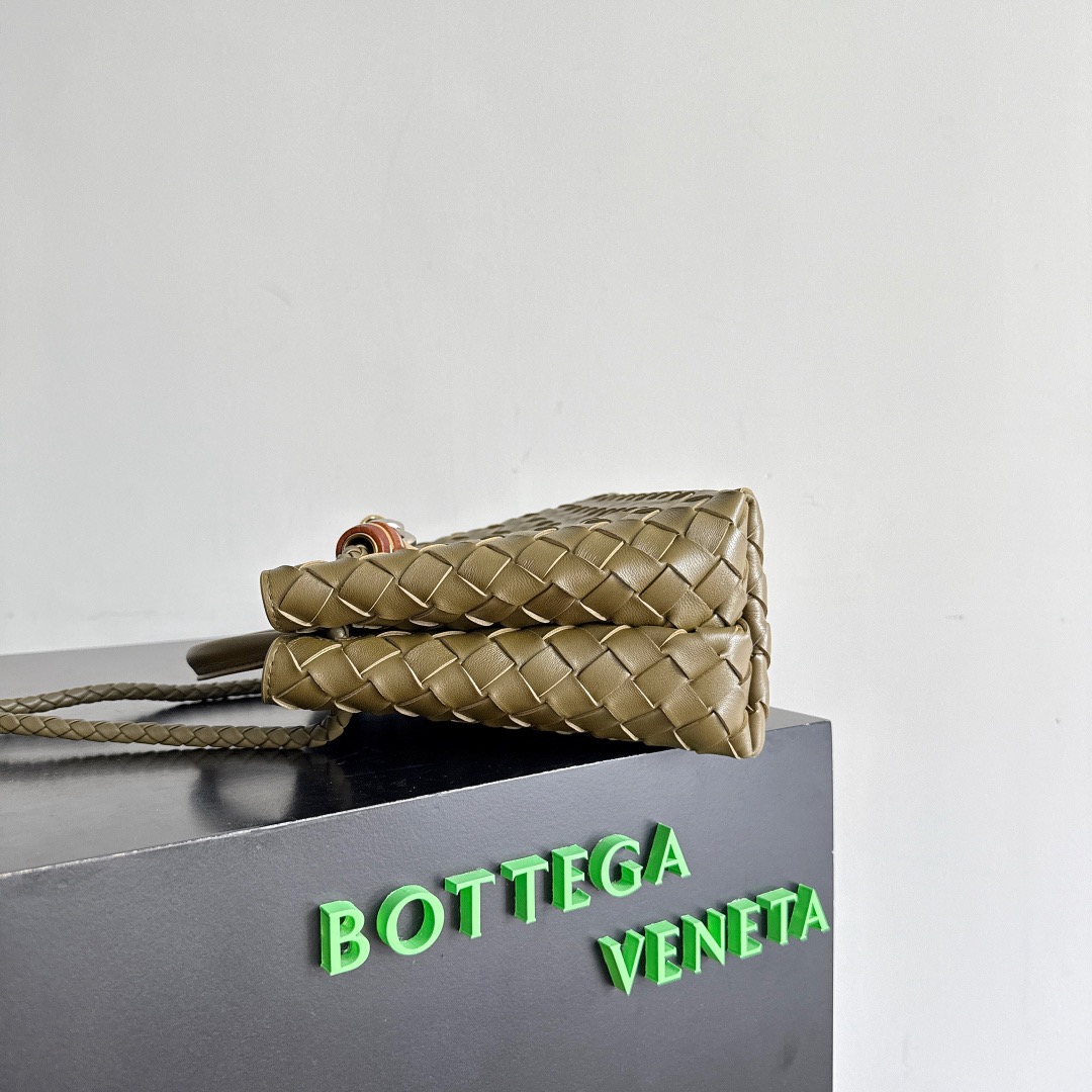 BOTTEGA VENETA 보테가베네타 Andiamo 인트레치아토 토트백 5