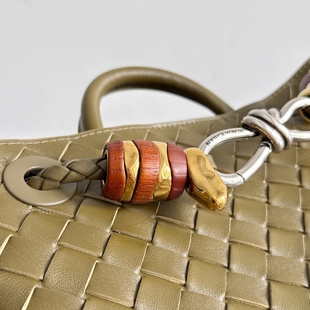 BOTTEGA VENETA 보테가베네타 Andiamo 인트레치아토 토트백 6