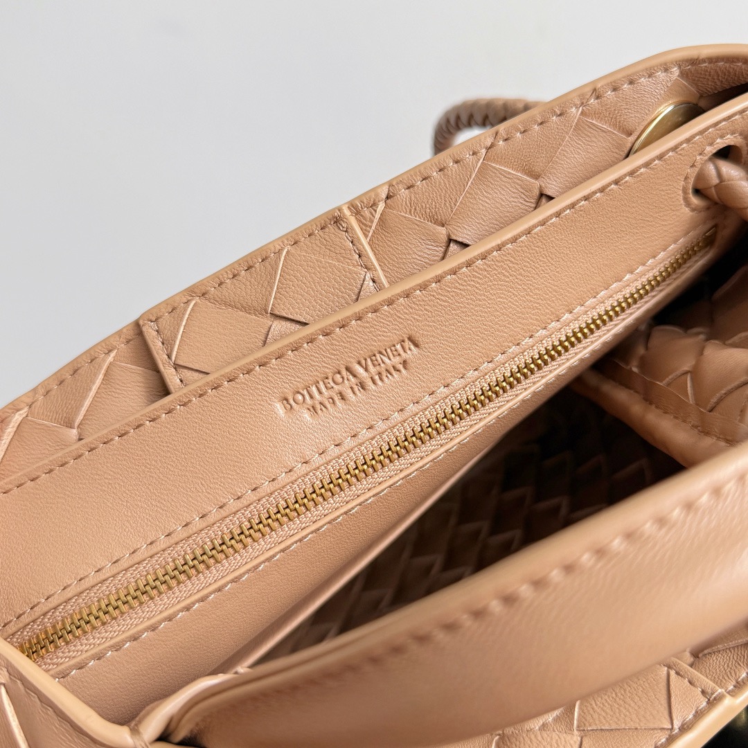 BOTTEGA VENETA 보테가베네타 Andiamo 인트레치아토 숄더 토트백 9
