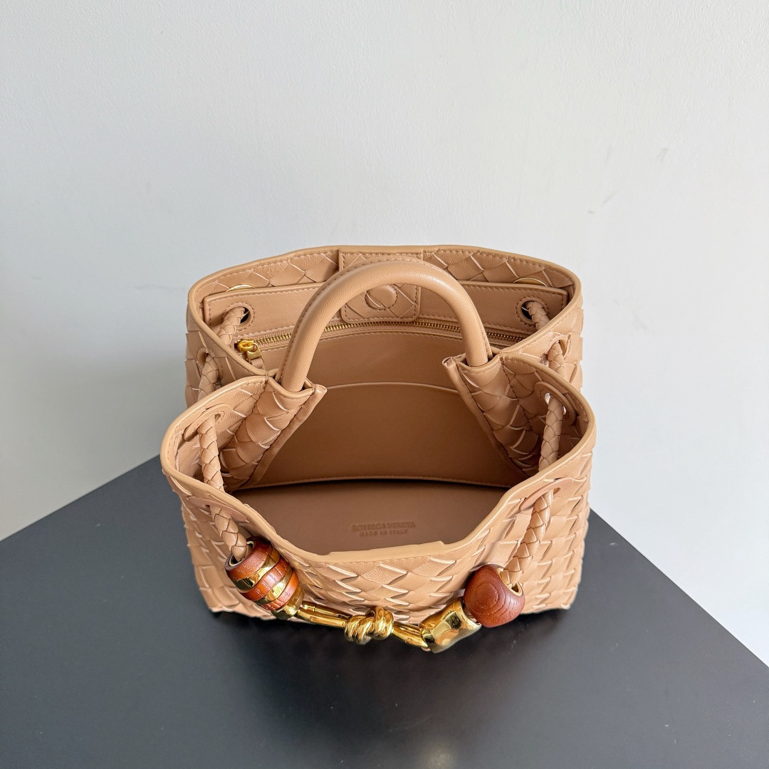 BOTTEGA VENETA 보테가베네타 Andiamo 인트레치아토 숄더 토트백 10