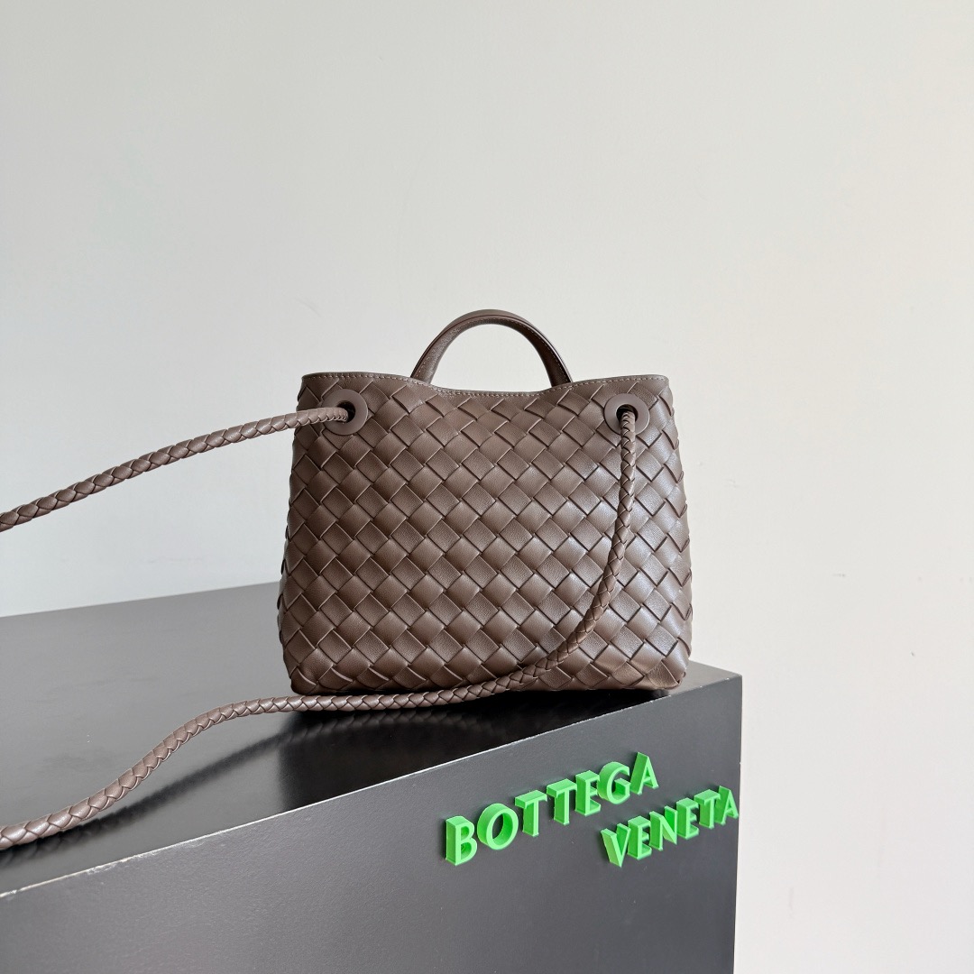 BOTTEGA VENETA 보테가베네타 Andiamo 안디아모 인트레치아토 토트백 3