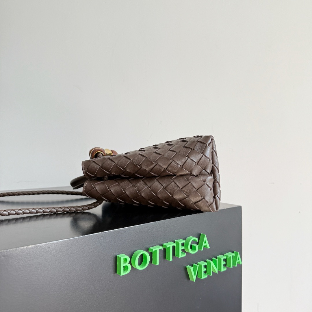BOTTEGA VENETA 보테가베네타 Andiamo 안디아모 인트레치아토 토트백 4