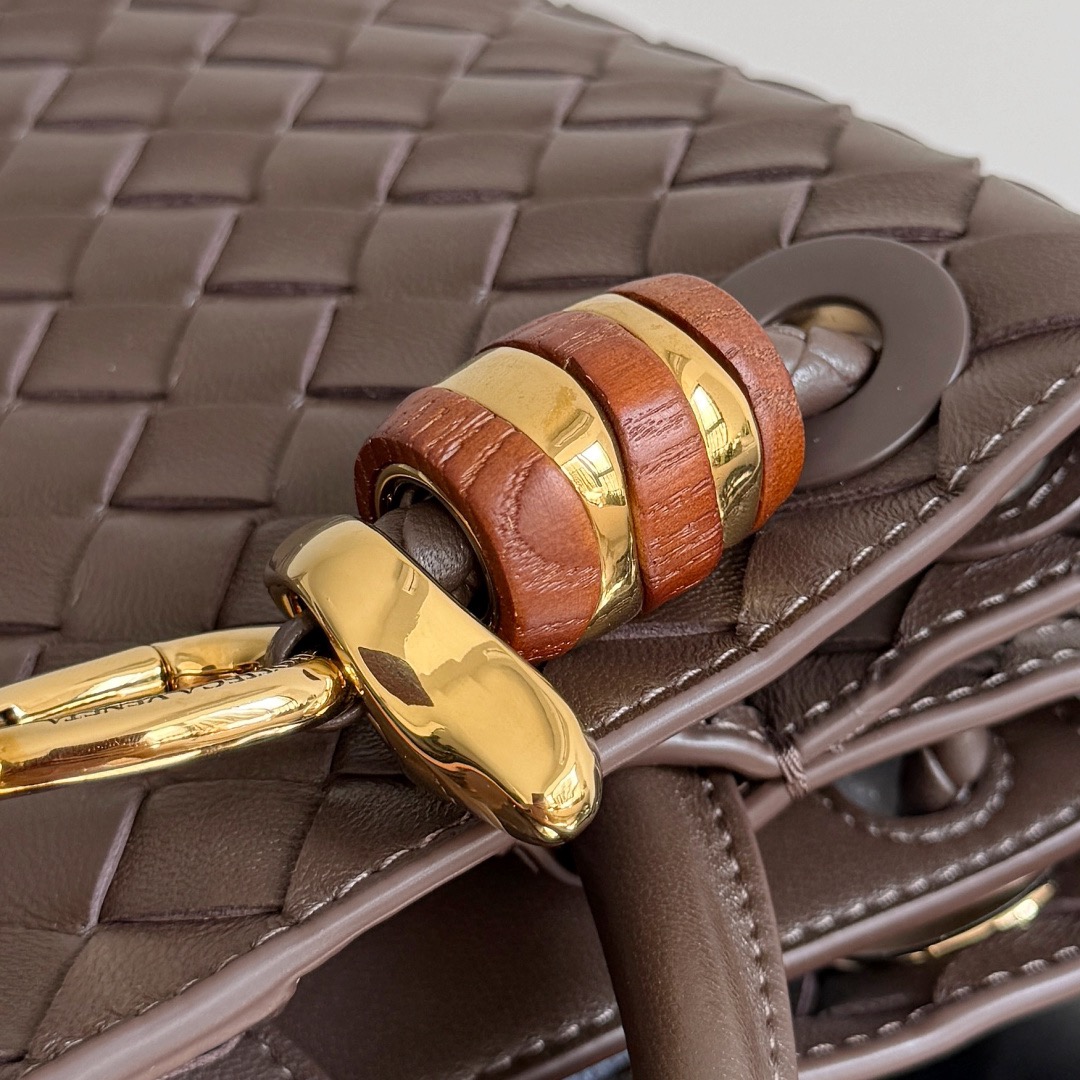 BOTTEGA VENETA 보테가베네타 Andiamo 안디아모 인트레치아토 토트백 7