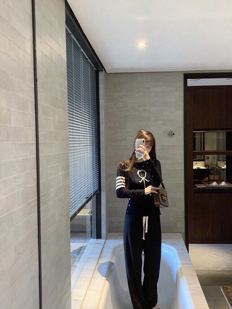 Thom Browne 톰브라운 스틱맨 라운드넥 울 니트 스웨터 2