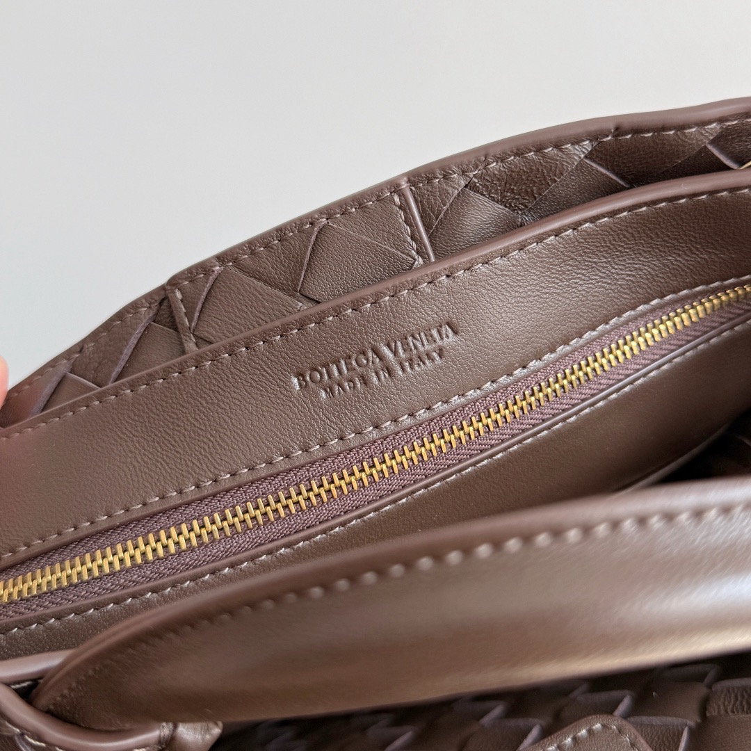 BOTTEGA VENETA 보테가베네타 Andiamo 안디아모 인트레치아토 토트백 8