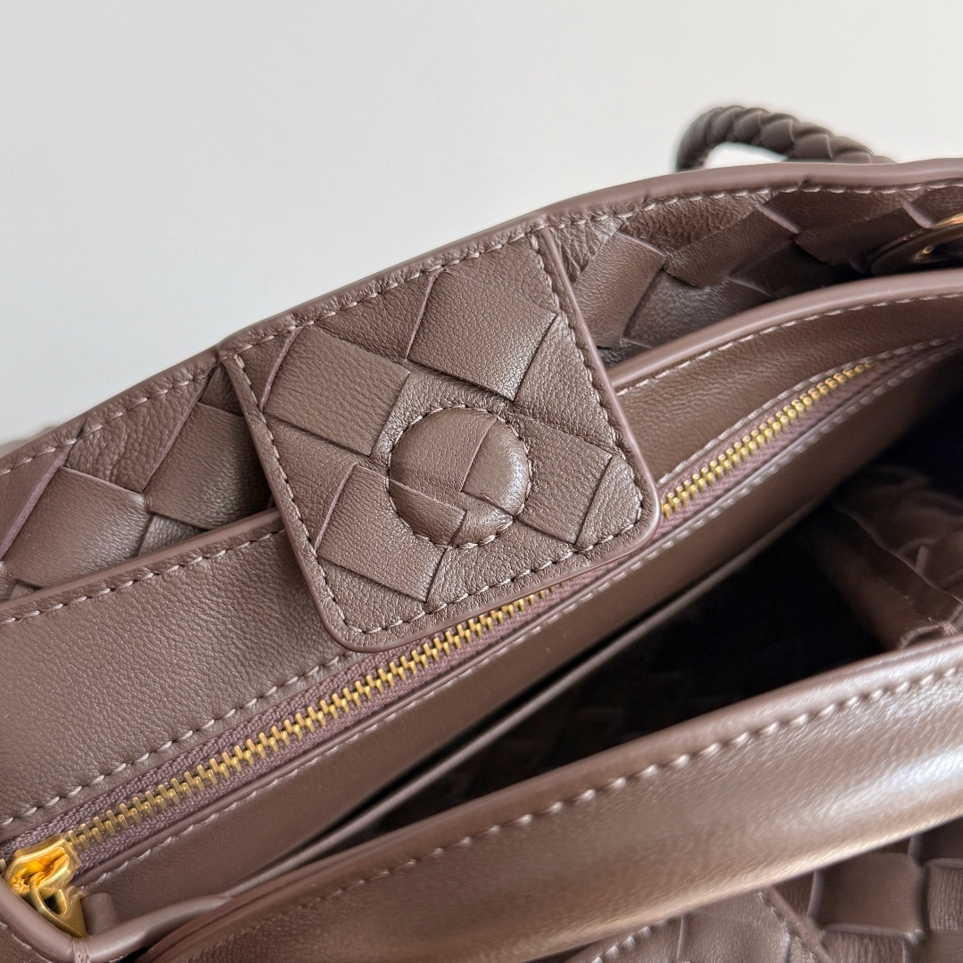 BOTTEGA VENETA 보테가베네타 Andiamo 안디아모 인트레치아토 토트백 9