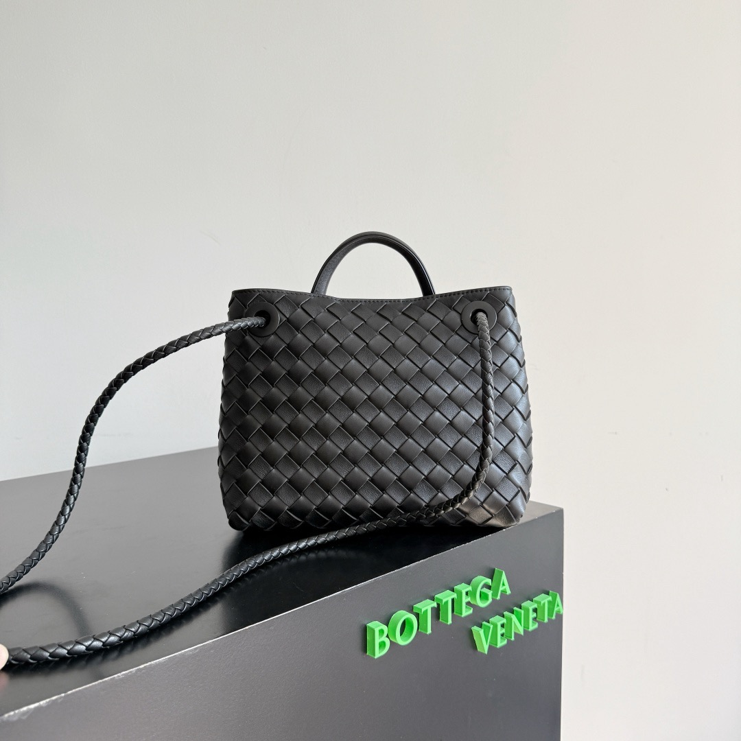 Bottega Veneta 보테가베네타 Andiamo 안디아모 인트레치아토 토트백 13
