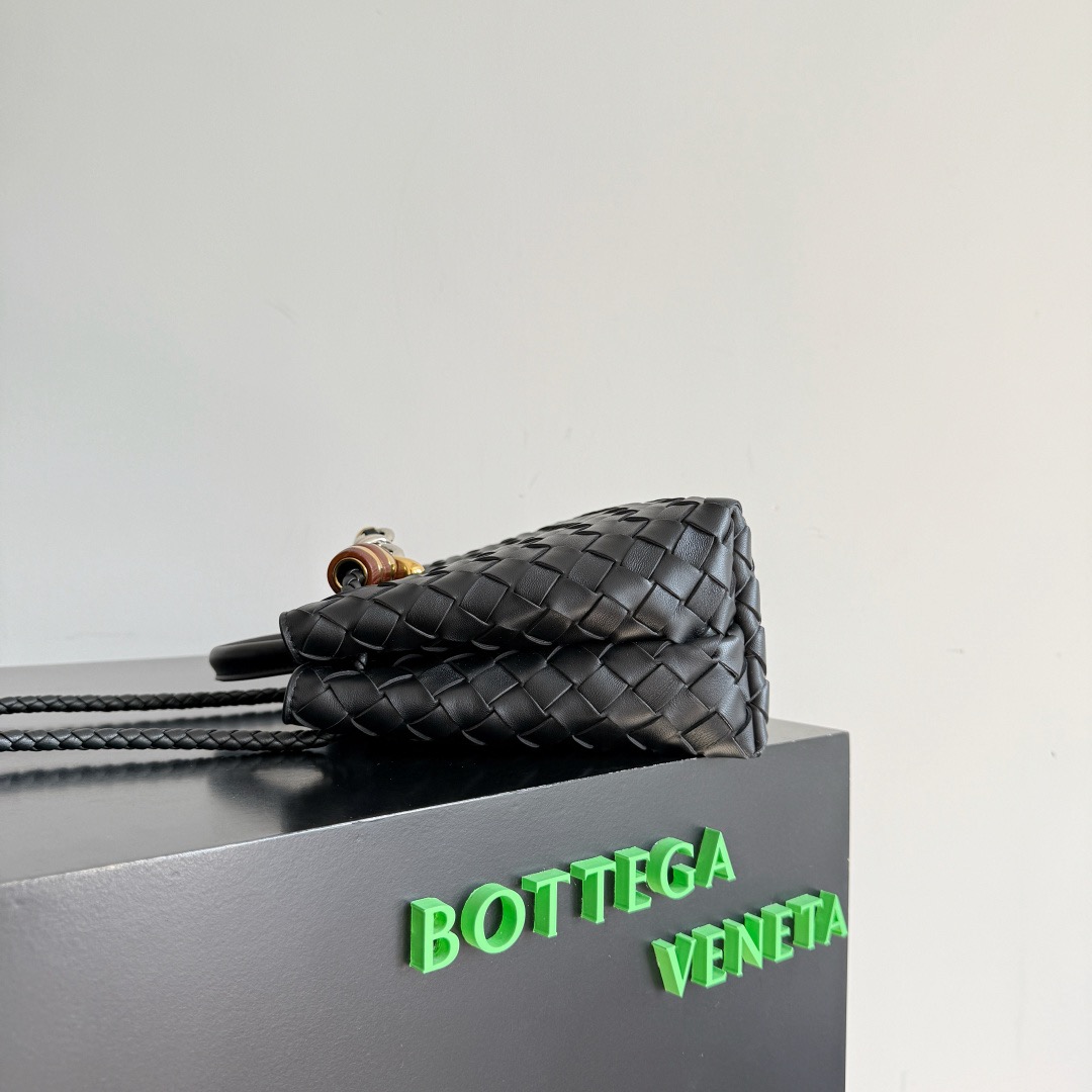 Bottega Veneta 보테가베네타 Andiamo 안디아모 인트레치아토 토트백 14