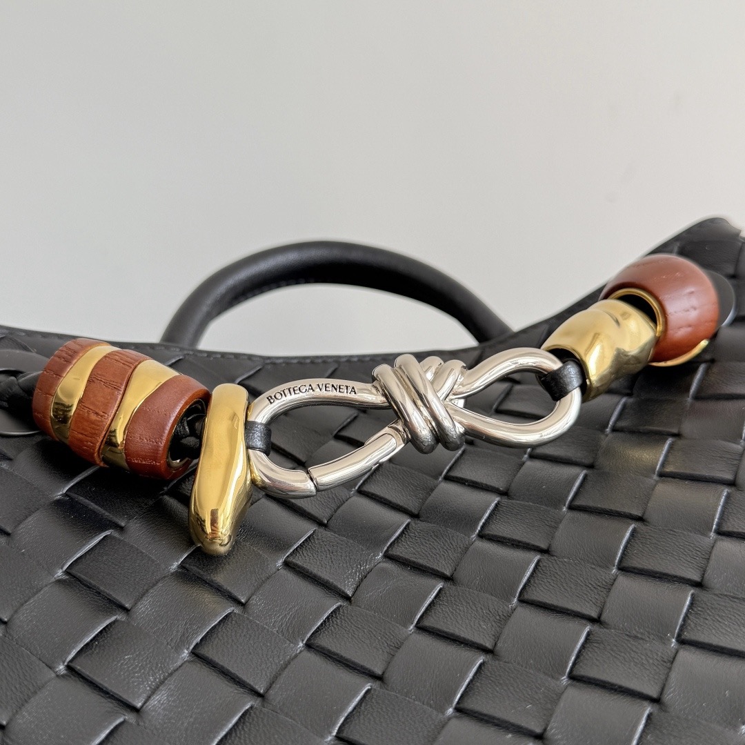 Bottega Veneta 보테가베네타 Andiamo 안디아모 인트레치아토 토트백 16