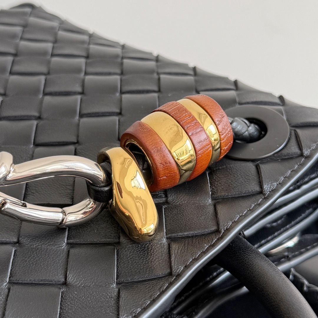 Bottega Veneta 보테가베네타 Andiamo 안디아모 인트레치아토 토트백 17