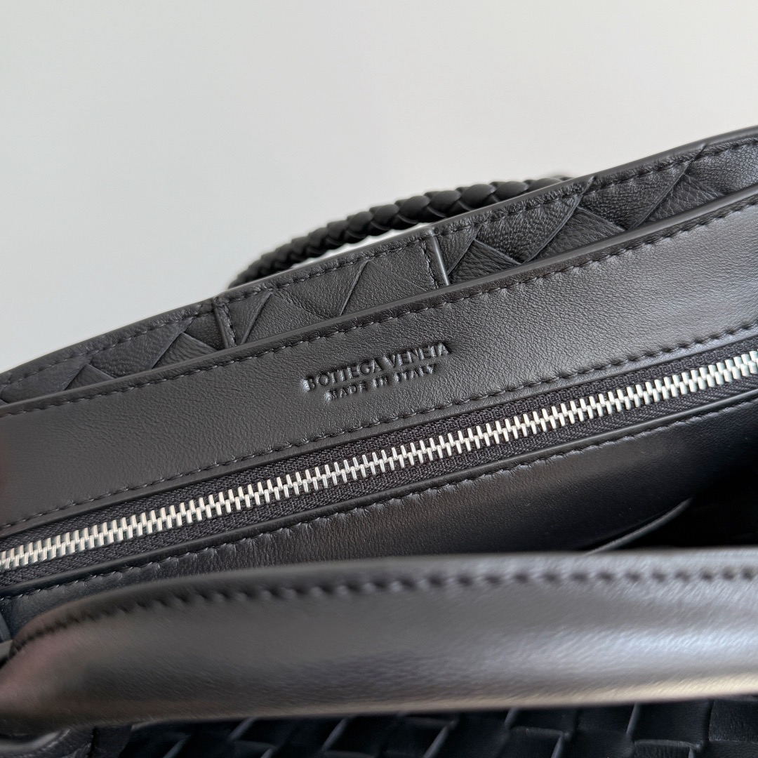 Bottega Veneta 보테가베네타 Andiamo 안디아모 인트레치아토 토트백 18