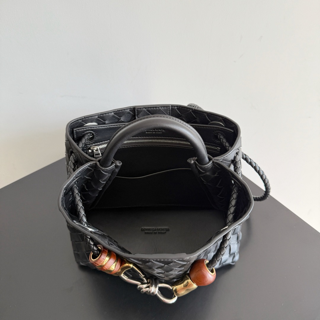 Bottega Veneta 보테가베네타 Andiamo 안디아모 인트레치아토 토트백 20