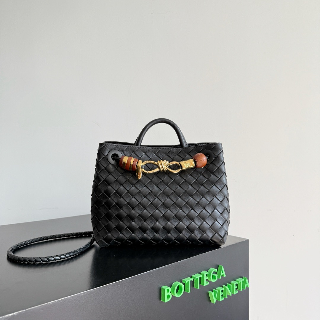 BOTTEGA VENETA 보테가베네타 Andiamo 인트레치아토 미니 토트 크로스백 2
