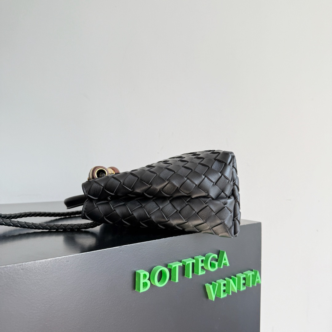 BOTTEGA VENETA 보테가베네타 Andiamo 인트레치아토 미니 토트 크로스백 3