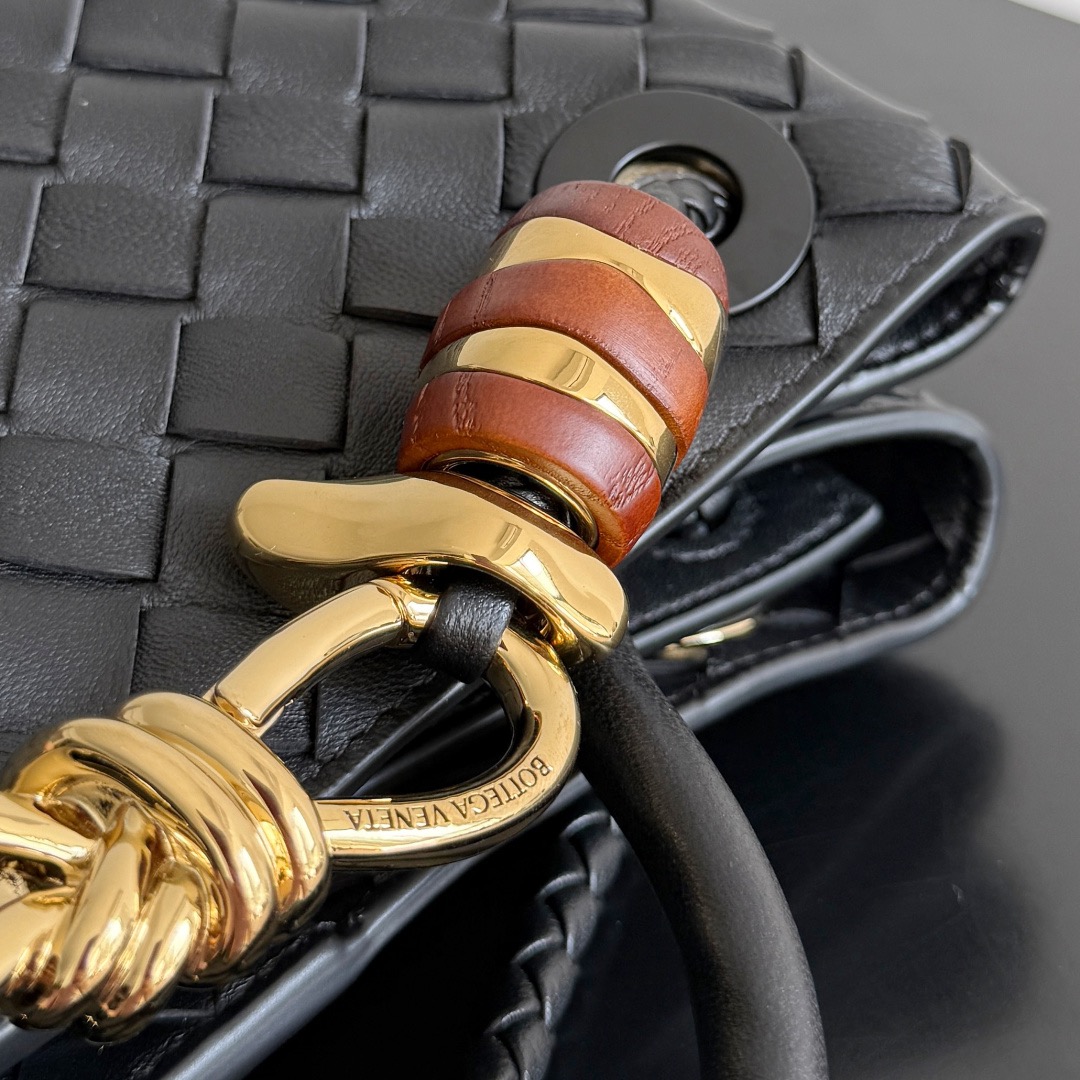 BOTTEGA VENETA 보테가베네타 Andiamo 인트레치아토 미니 토트 크로스백 7