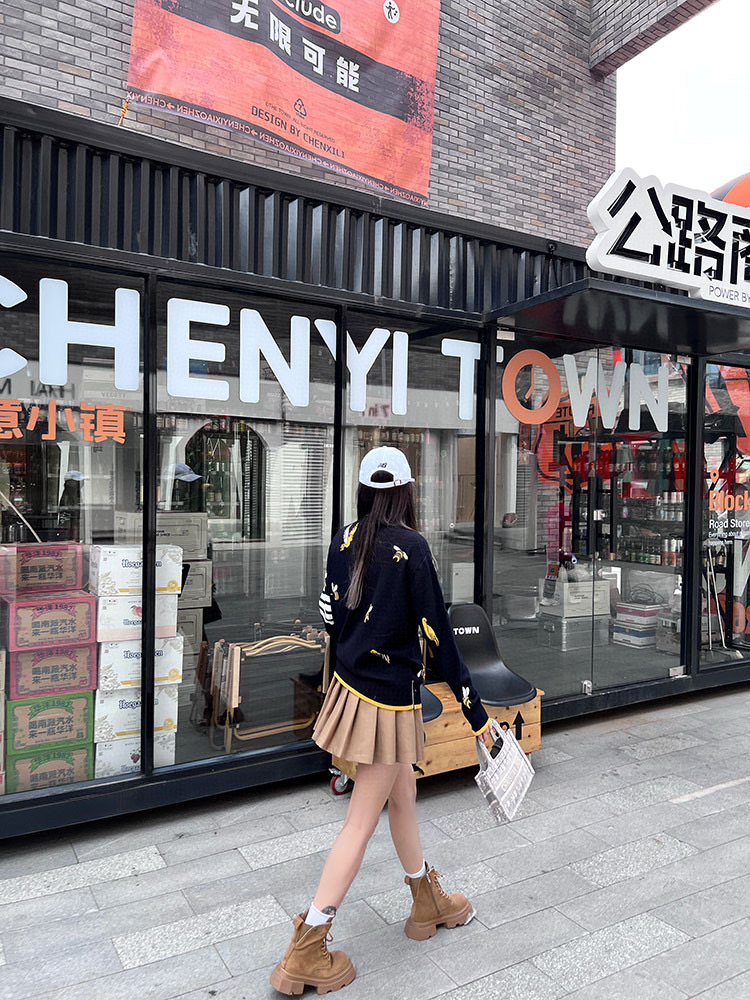 Thom Browne 톰브라운 TB23 FW 비즈 앤 버드 크루넥 니트 스웨터 8